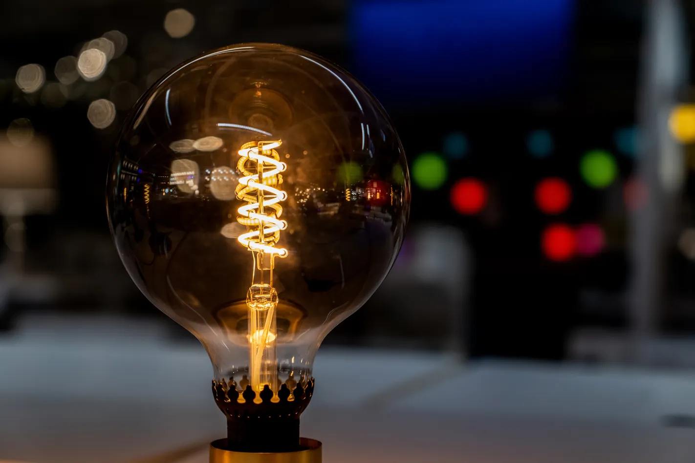 large globe edison light bulb in the dark 2022 11 15 14 05 22 utc